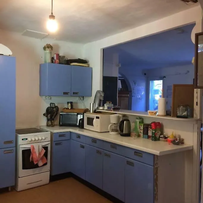 Hostel Goclands Tiny Cool Coliving Coworking Villa Garden Aix-en-Provence
